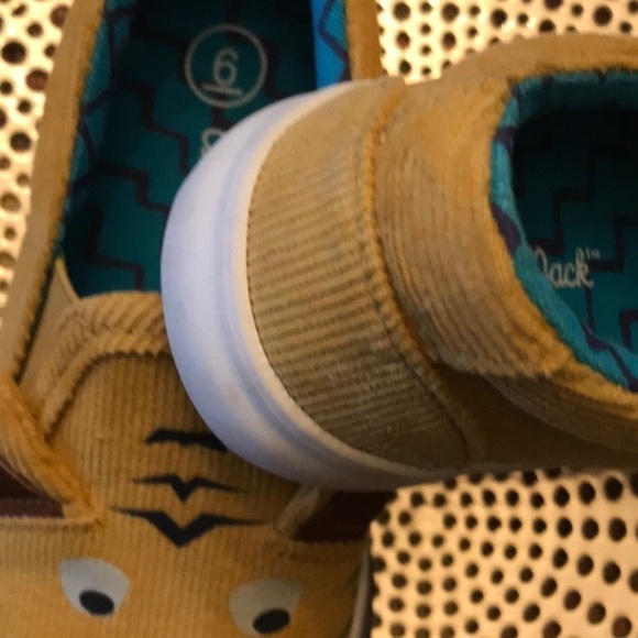 Cat & Jack shoes size 6 - Picture 5 of 6